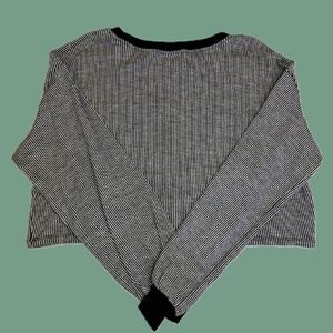black and white striped thick long sleeve crop top size small